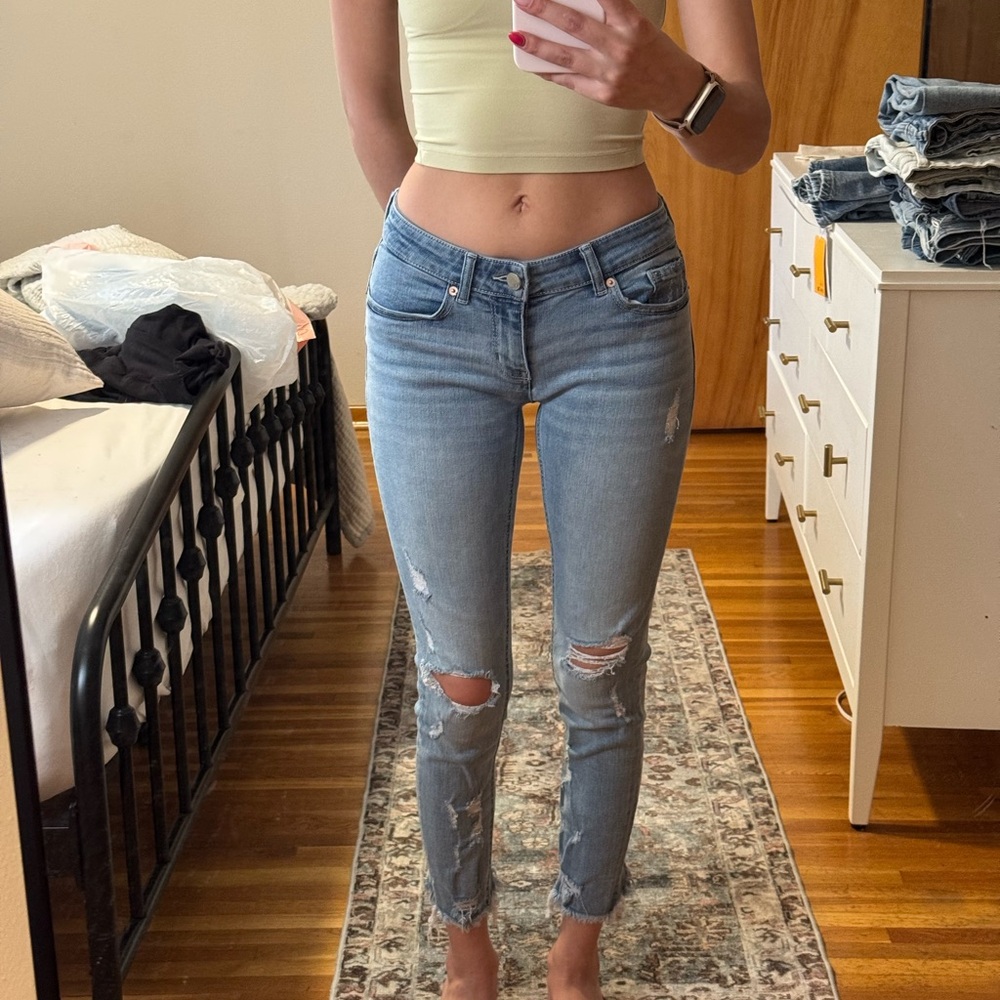 BKE Lowrise distressed cropped jeans